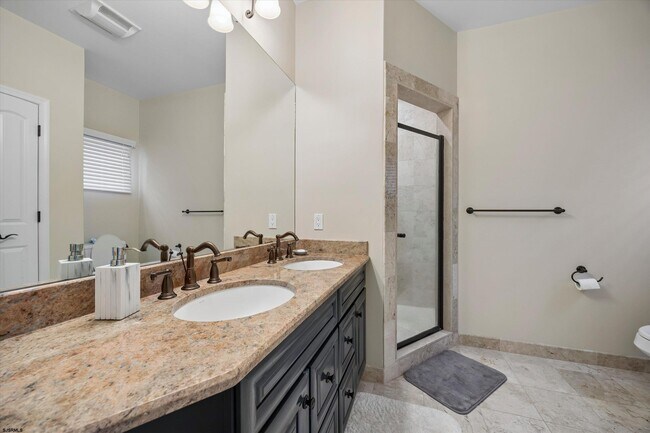 Building Photo - 113 N Adams Ave