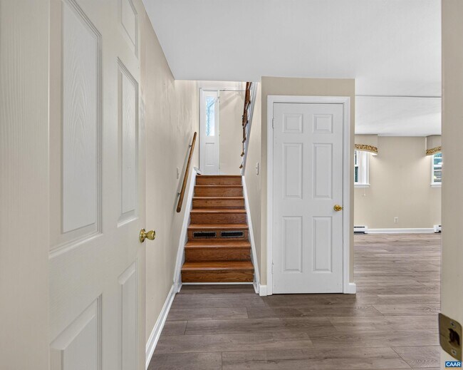 Building Photo - 308 Eastbrook Dr