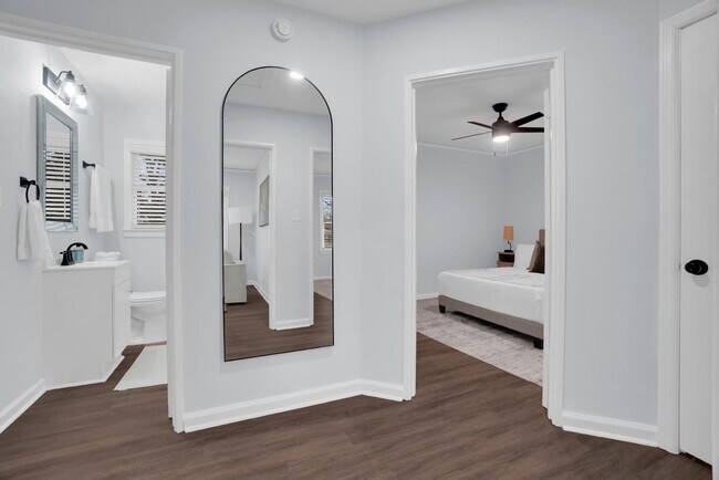 Building Photo - 610 S Georgetown Dr