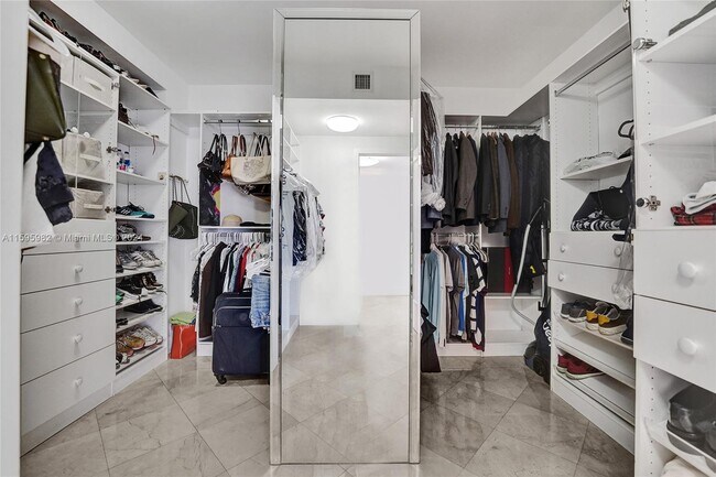 Building Photo - 3801 NE 207th St