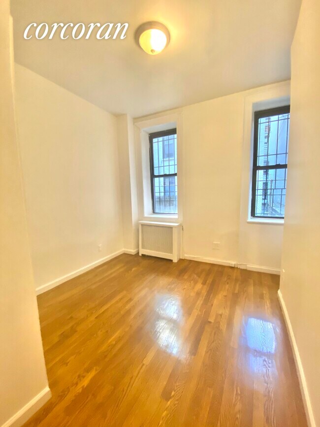 Building Photo - 413 E 70th St