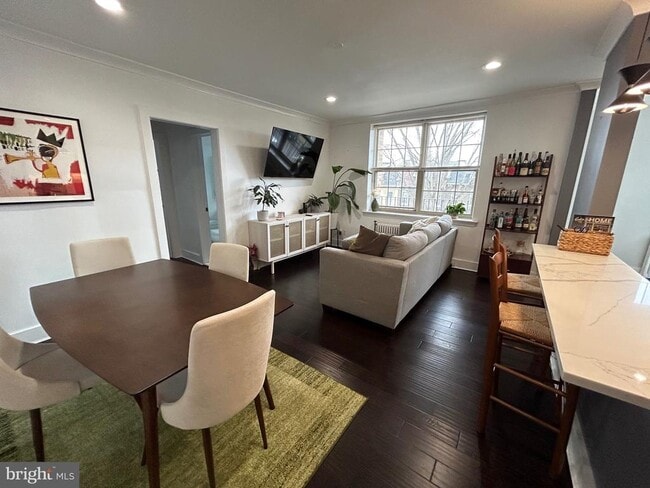 Building Photo - 939 Longfellow St NW