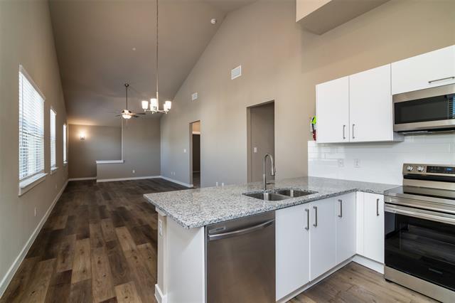Building Photo - 707 Harvest Moon Dr