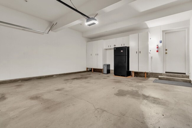 Building Photo - 2773 N Blackburn Dr