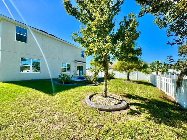 Building Photo - 35743 Hillbrook Ave