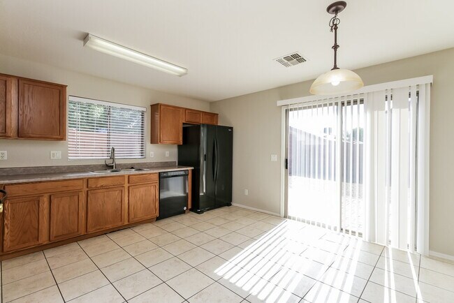 Building Photo - 10849 E Carol Ave