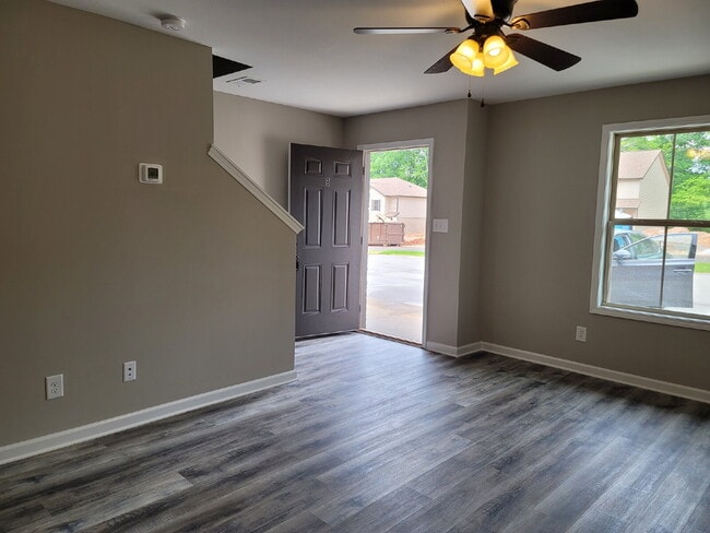 Building Photo - 231 Smithson Ln