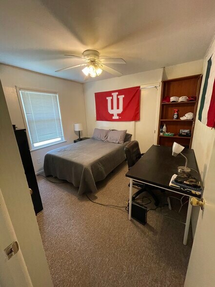 Building Photo - 425 E Wylie St