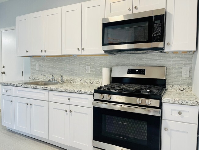 Building Photo - 93 Monticello Ave