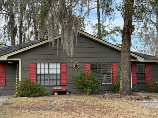 Building Photo - 105 Wisteria Ct