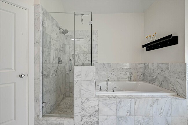 Building Photo - 2516 Bevis St