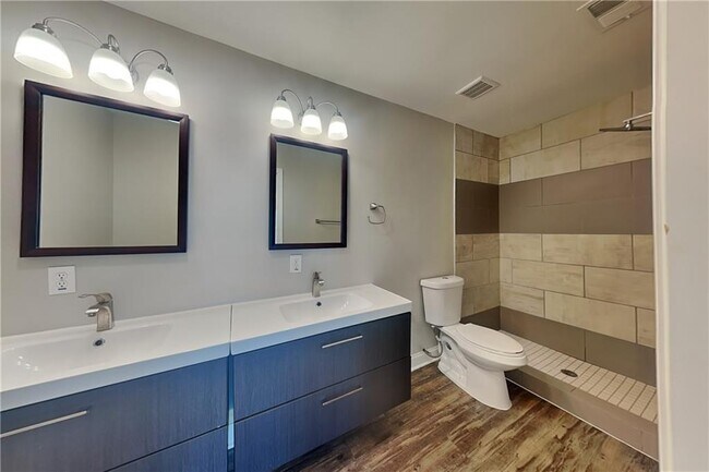 Building Photo - 2831 Olde Post Rd SE