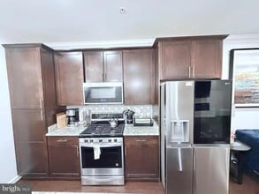 Building Photo - 7232 Barrberry Ln