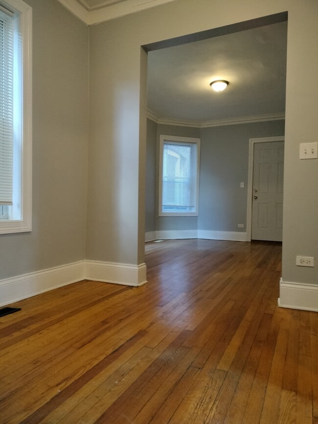 Building Photo - 7408 S Eberhart Ave