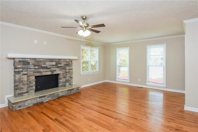 Building Photo - 4609 Pine Harbor Ct NE