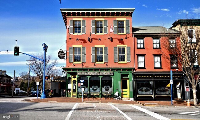 Building Photo - 2 High St