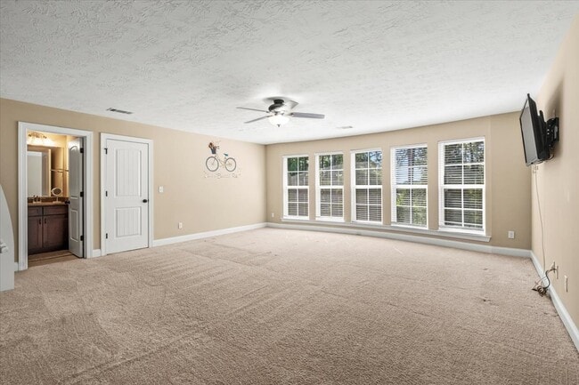 Building Photo - 839 Leyland Ln