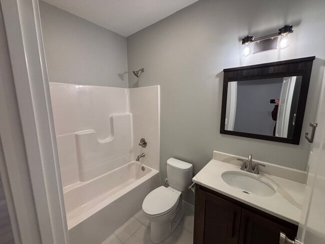 Building Photo - Stunning New Build in Central Manhattan! Available NOW!