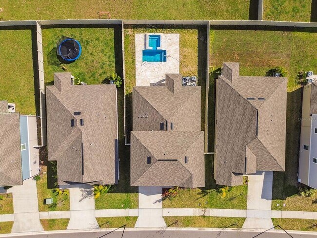 Building Photo - 8887 Little Bluestem Dr