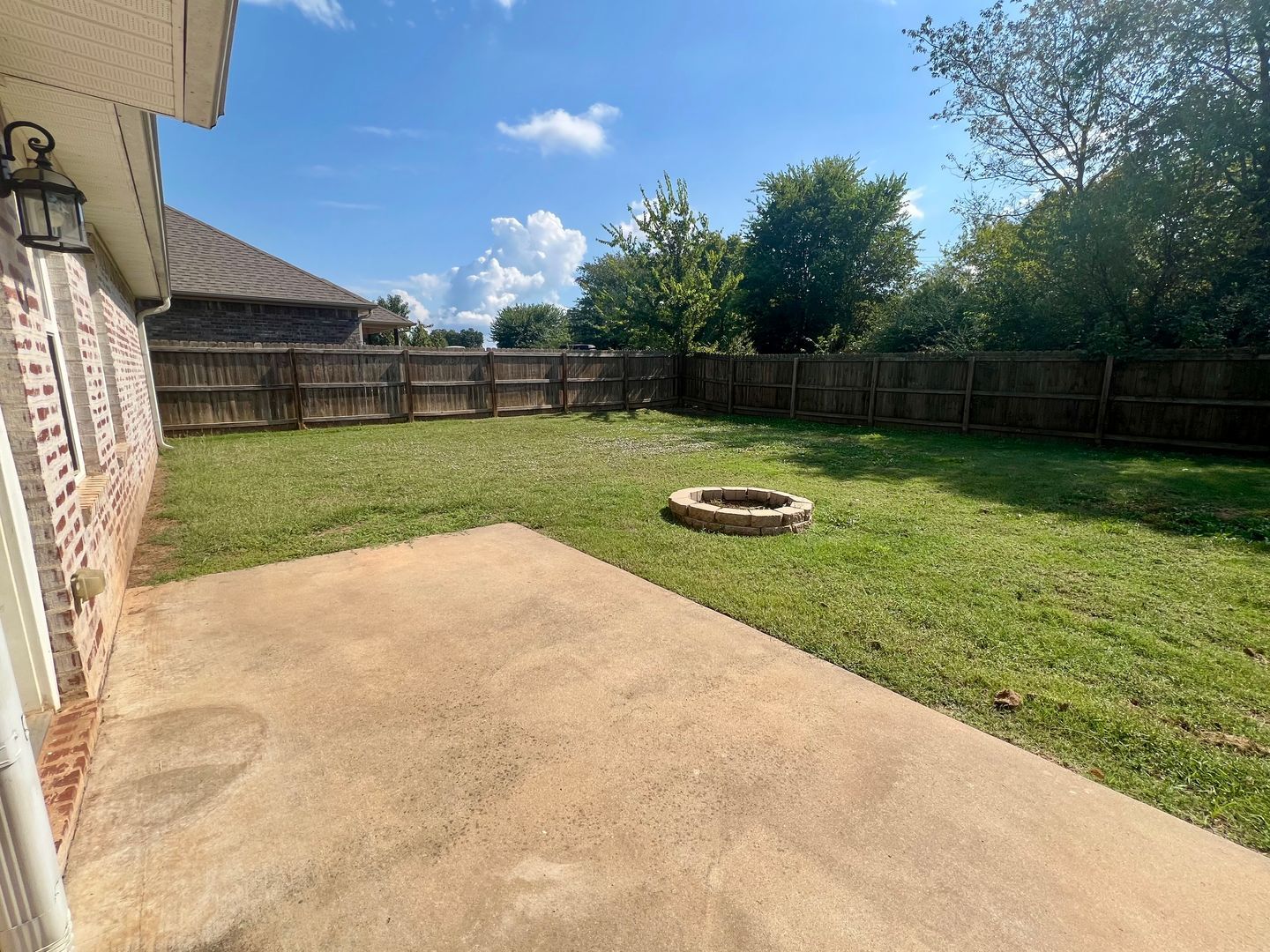 Building Photo - 612 Ridge Point Dr