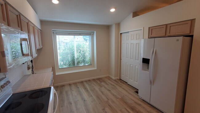 Building Photo - 3460 Bexley Dr