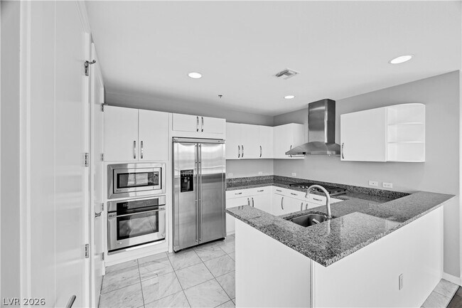 Building Photo - 4525 Dean Martin Dr