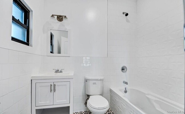 Building Photo - 1842 Hunt Ave