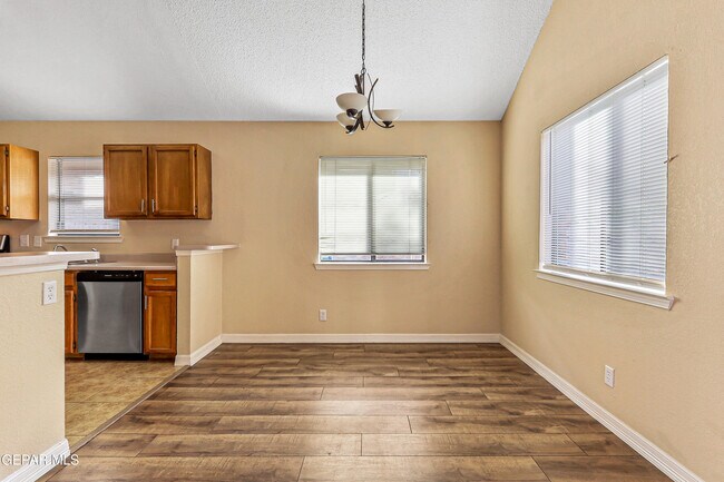 Building Photo - 7229 Golden Hawk Dr
