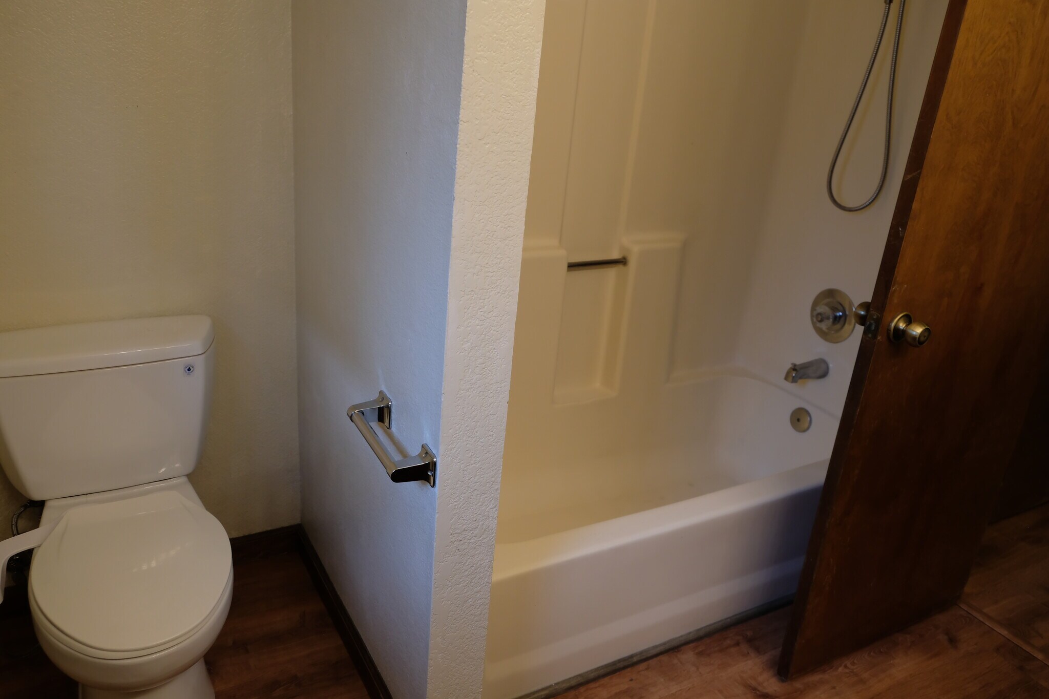 Bathroom - 118 W Beverly Pl