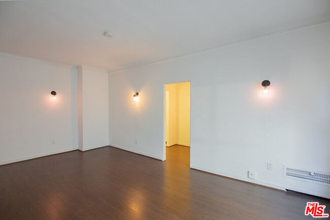 Building Photo - 1201 N Crescent Heights Blvd