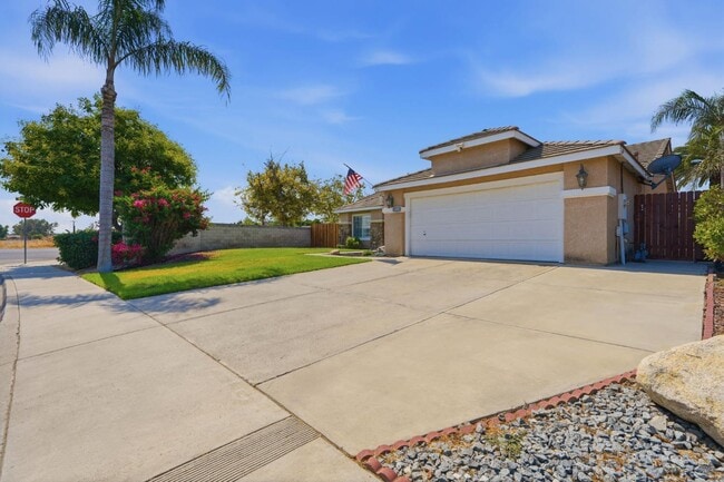 Building Photo - 3006 Mission Dr