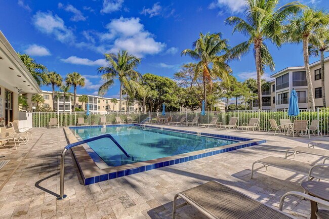 Building Photo - 300 N Hwy A1A
