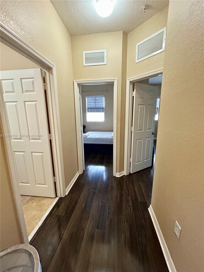 Building Photo - 10870 NW 88th Terrace