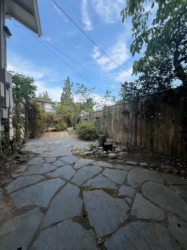 Building Photo - Coming Soon!  Craftsman home near Downtown...