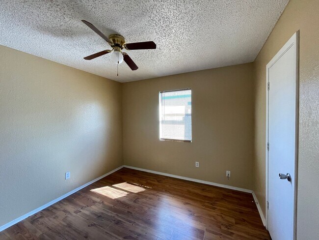 Building Photo - 2806 Derby Dr