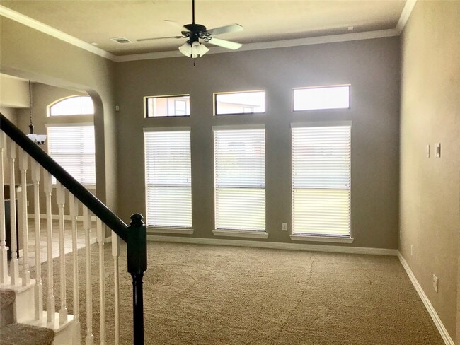 Building Photo - 722 Audra Ln