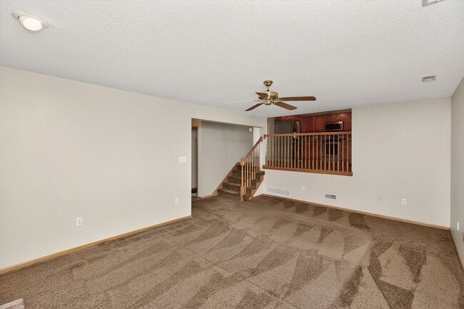 Building Photo - BEAUTIFUL 4-SEASONS ROOM!! 4 Bedroom, 3 Bathroom Home in Waukee!