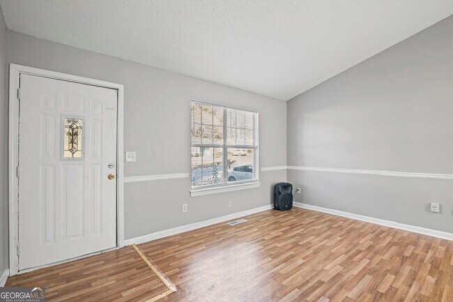 Building Photo - 5626 Pine Gate Dr