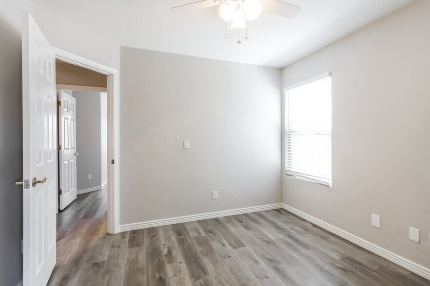 Building Photo - 7625 S Athel Tree Dr