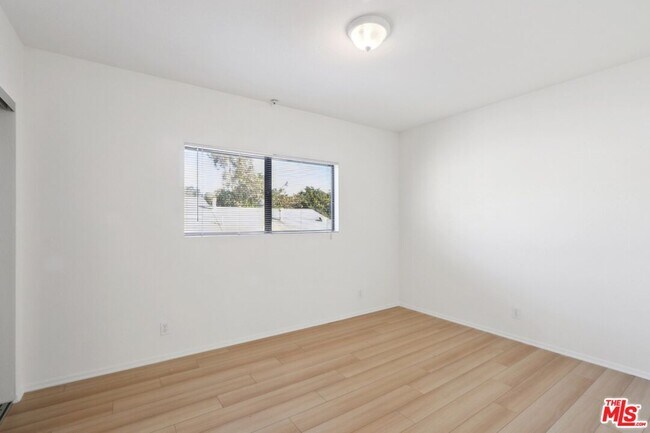 Building Photo - 5429 Troost Ave