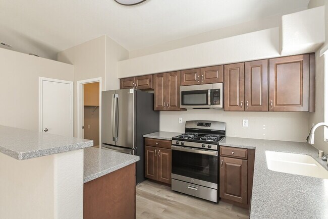 Building Photo - 655 Camp Hill Rd