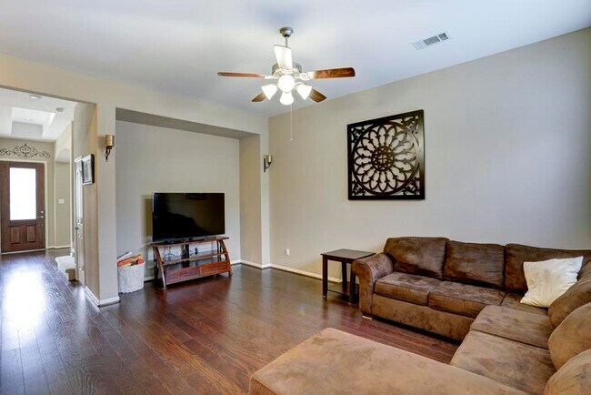 Building Photo - 9110 Solvista Pass Ln