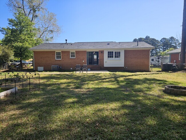 Building Photo - 6659 Julliard Dr