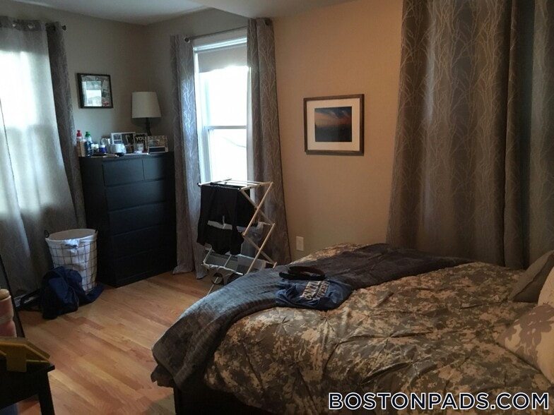 Building Photo - 173 Rindge Ave