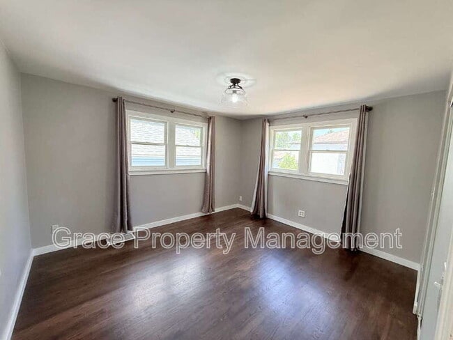 Building Photo - 5685 S Elmwood St