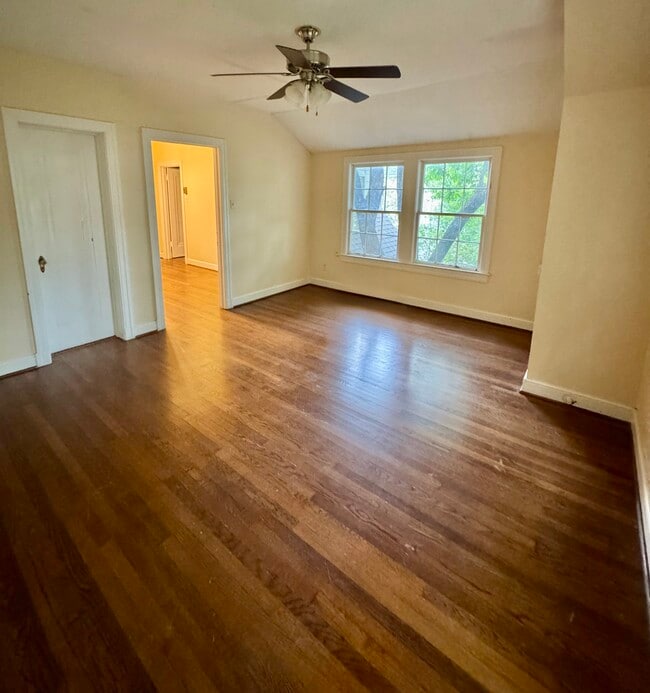 Building Photo - 3209 Mockingbird Ln