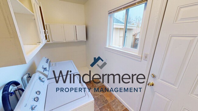 Building Photo - 948 S 3rd Ave