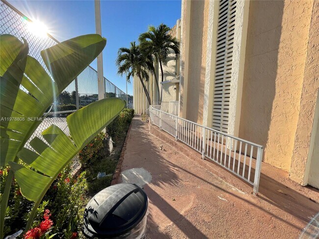 Building Photo - 851 Three Islands Blvd