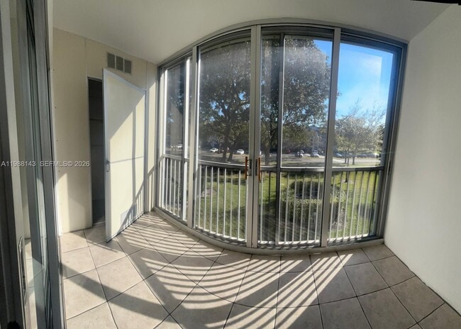 Building Photo - 12600 SW 5th Ct