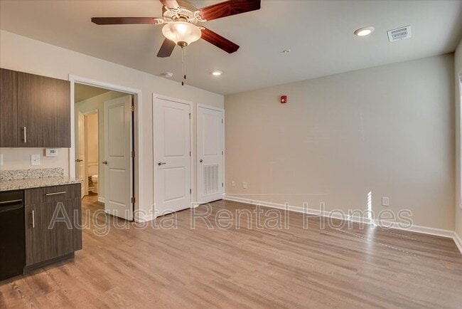 Building Photo - 2509 Otter Run